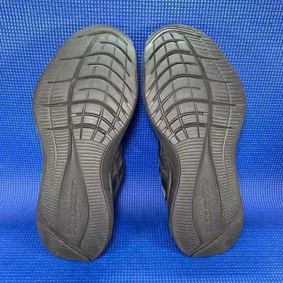 NIKE ZOOM WINFLO 8 Men`s Size 10 - Black Running Shoes Sneakers CW3419-002